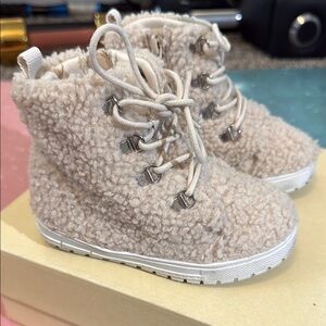 Nordstrom Open Edit Beige Sherpa Fuzzy Boots toddler 8